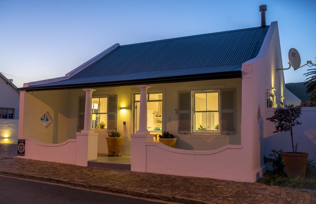 The Vishuis Hermanus Bagian luar foto